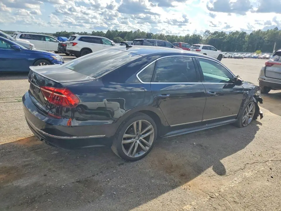 2017 VOLKSWAGEN PASSAT R-LINE  