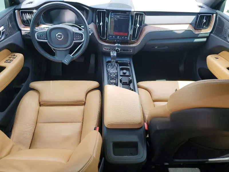 2019 VOLVO XC60 T5 MOMENTUM  
