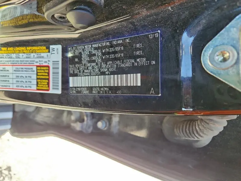 2020 TOYOTA HIGHLANDER XLE  