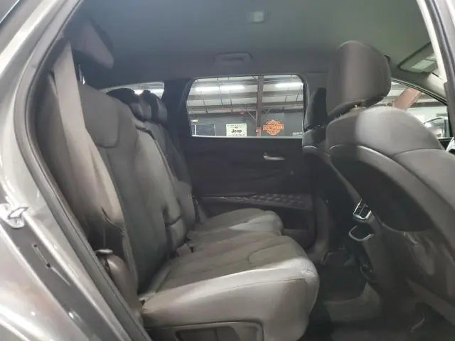 2019 HYUNDAI SANTA FE SE  