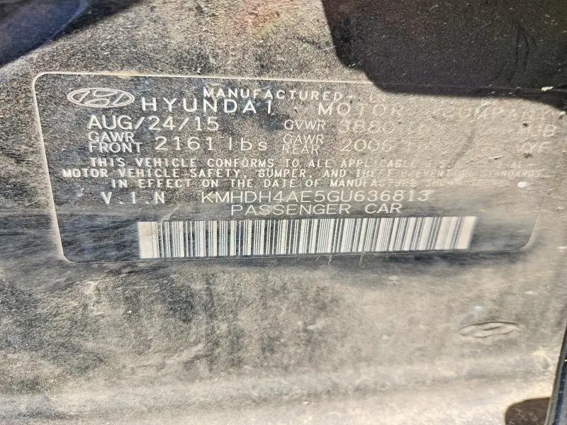 2016 HYUNDAI ELANTRA SE  