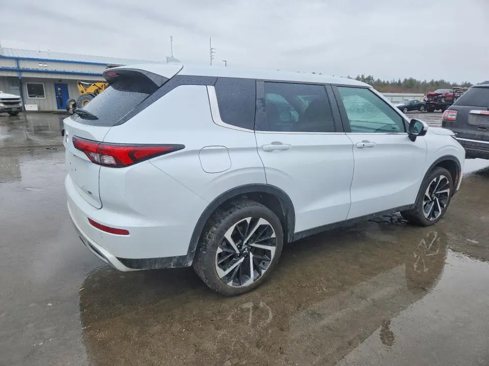 2023 MITSUBISHI OUTLANDER SE  