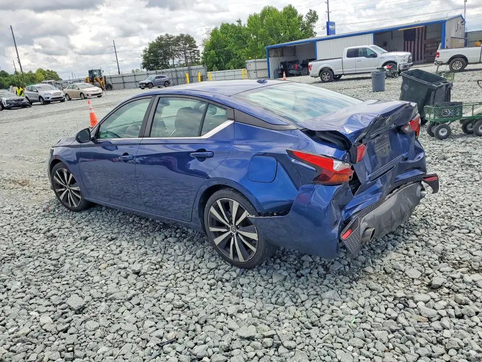 2019 NISSAN ALTIMA SR  