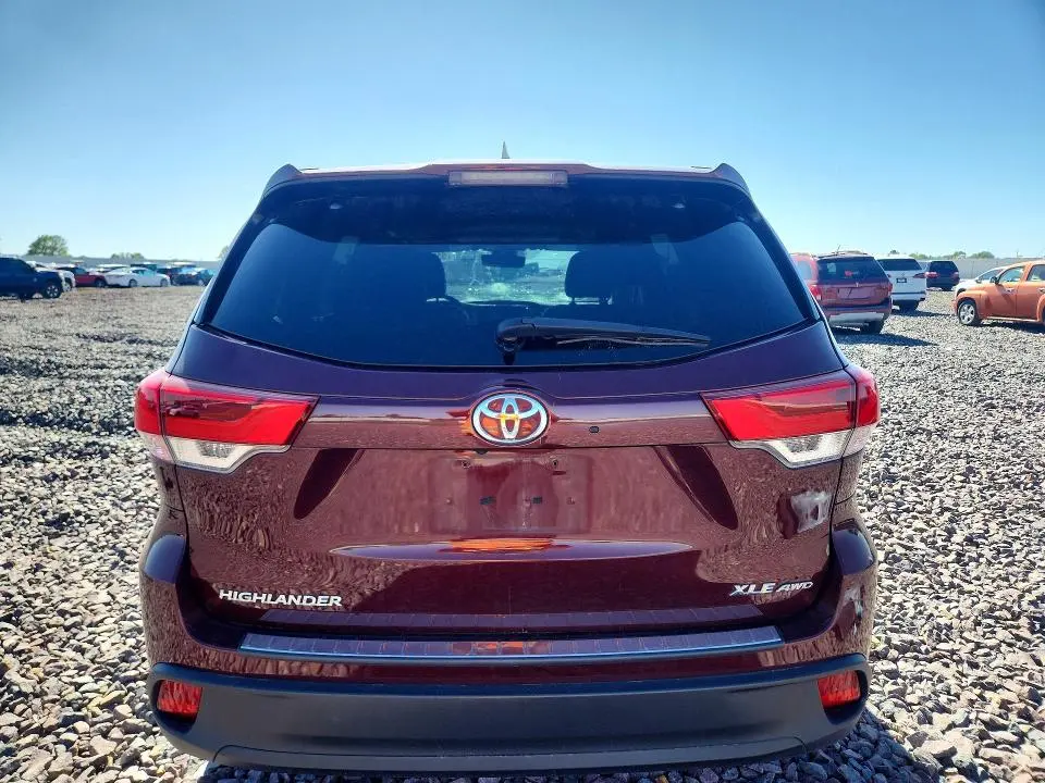 2019 TOYOTA HIGHLANDER XLE  