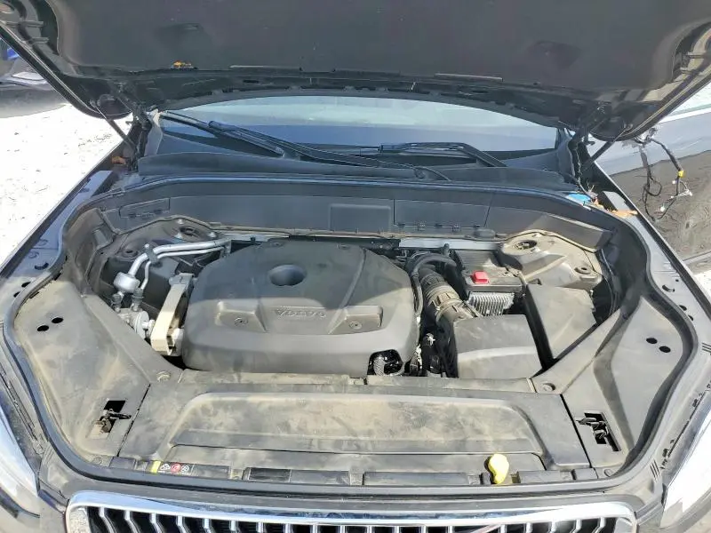 2020 VOLVO XC90 T6 MOMENTUM  