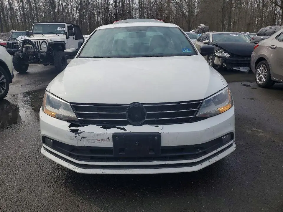 2016 VOLKSWAGEN JETTA SPORT  