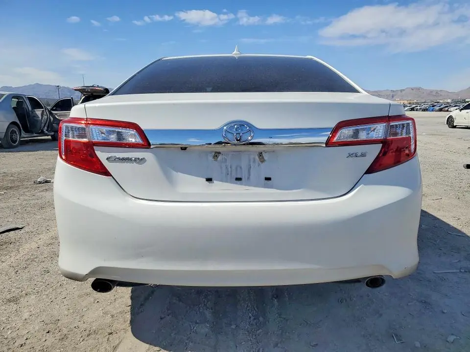 2014 TOYOTA CAMRY XLE V6  