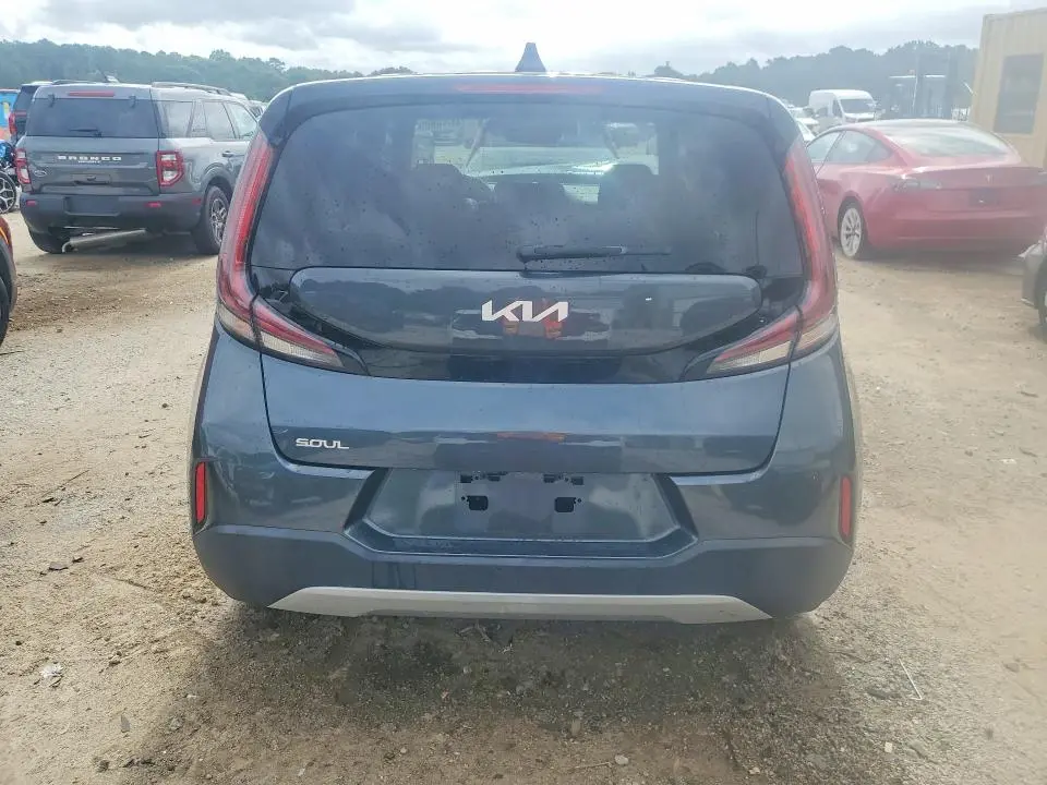2023 KIA SOUL LX  