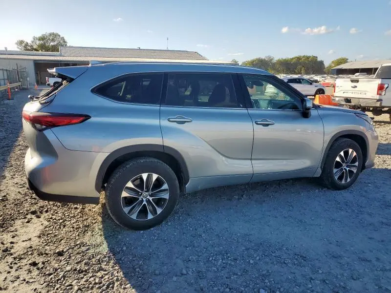 2020 TOYOTA HIGHLANDER XLE  