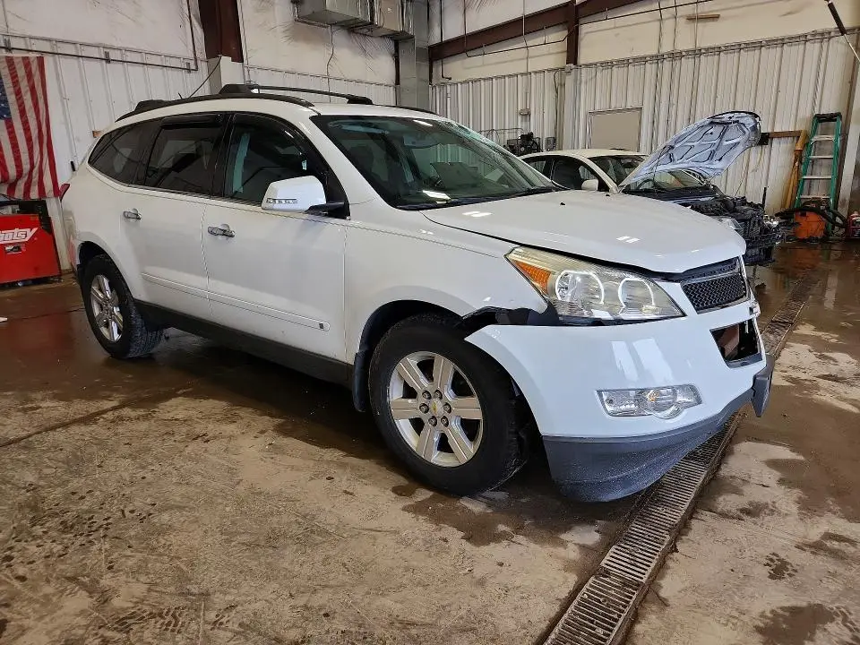2010 CHEVROLET TRAVERSE LT  