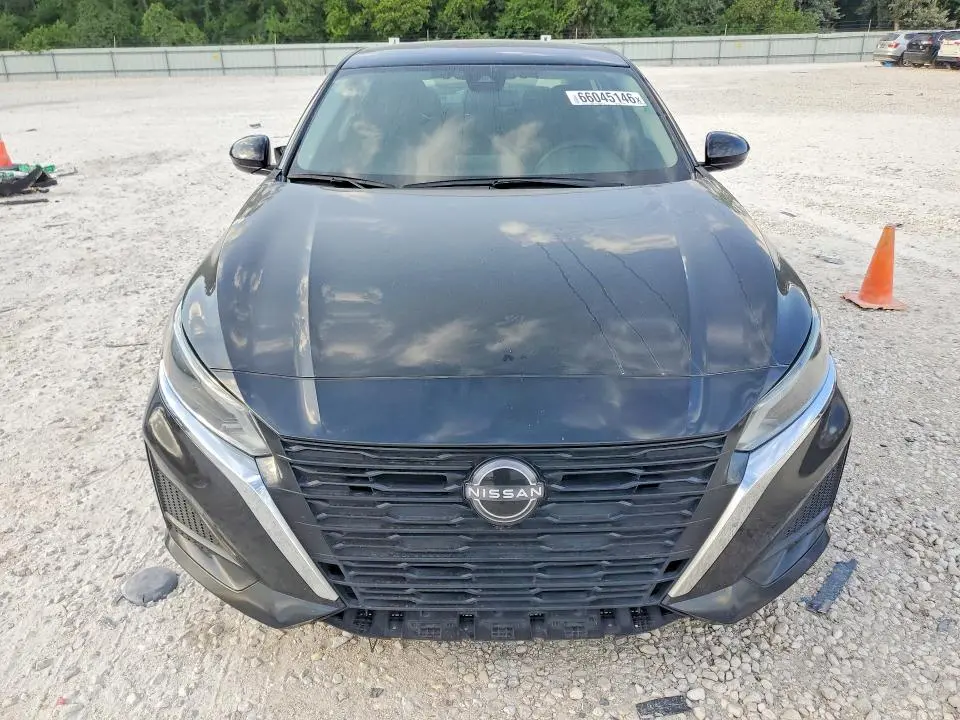2023 NISSAN ALTIMA SV  