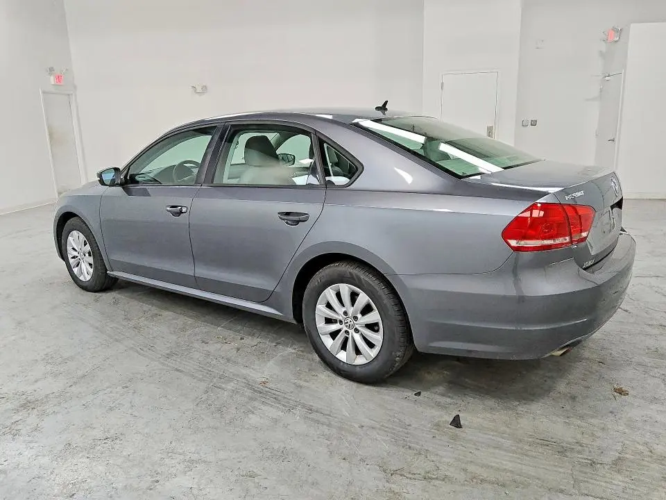 2013 VOLKSWAGEN PASSAT S  