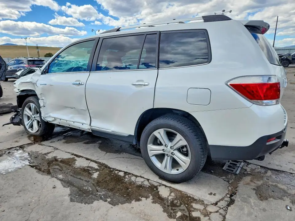 2013 TOYOTA HIGHLANDER LIMITED  