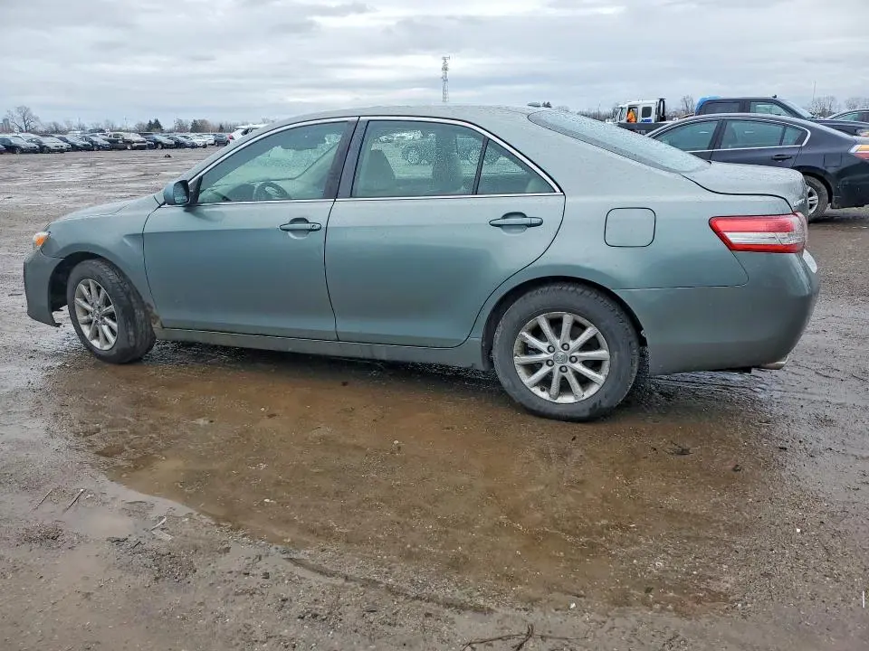 2010 TOYOTA CAMRY XLE V6  