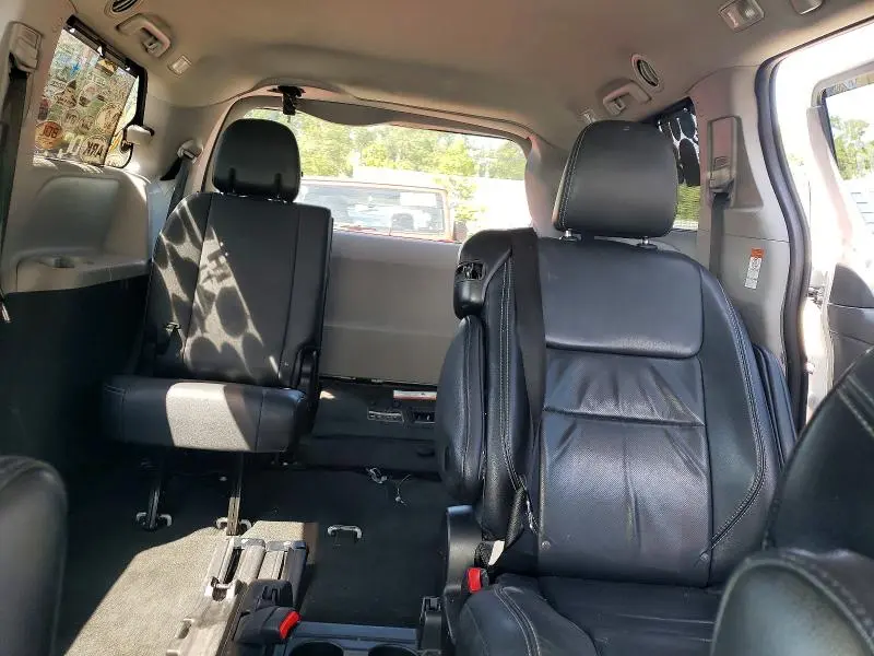 2015 TOYOTA SIENNA SPORT  