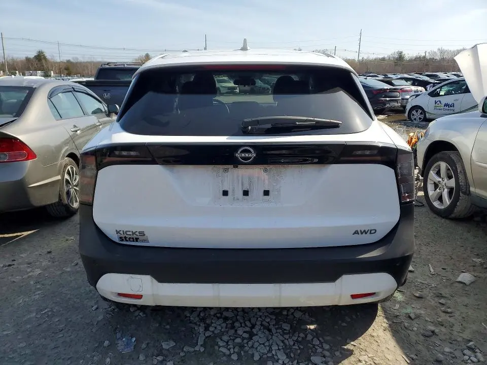 2025 NISSAN KICKS SV  