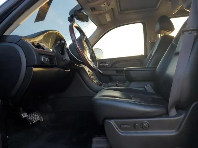 2012 CADILLAC ESCALADE LUXURY  