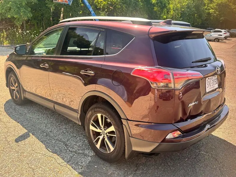 2017 TOYOTA RAV4 XLE  