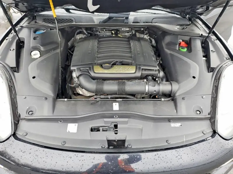 2016 PORSCHE CAYENNE   