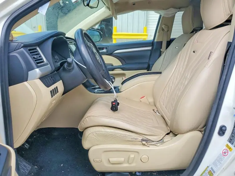 2014 TOYOTA HIGHLANDER XLE  