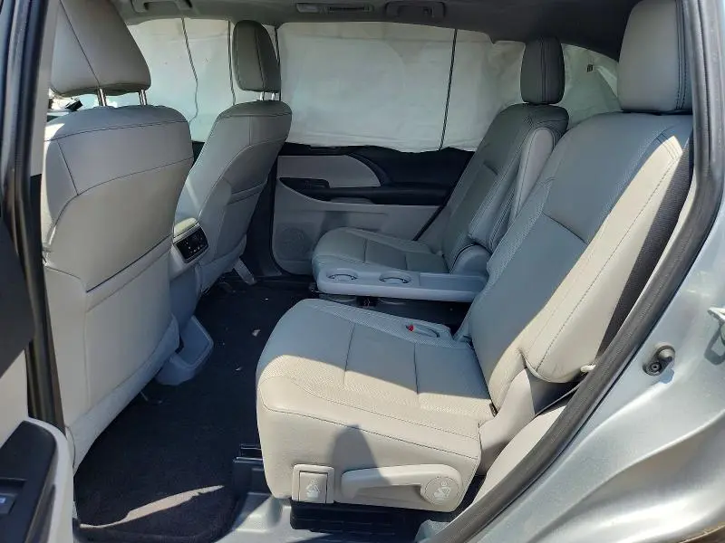 2019 TOYOTA HIGHLANDER LIMITED  