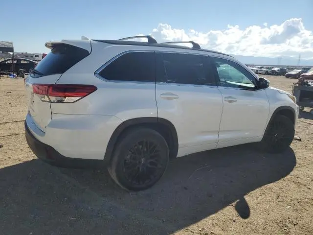 2017 TOYOTA HIGHLANDER SE  