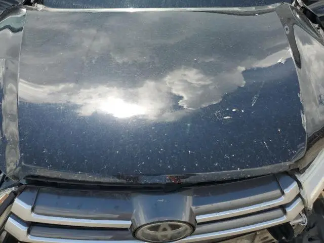 2017 TOYOTA HIGHLANDER SE  