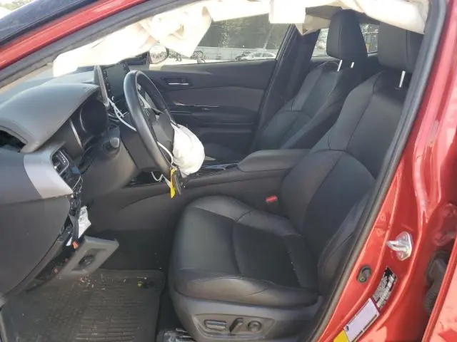 2020 TOYOTA C-HR XLE  