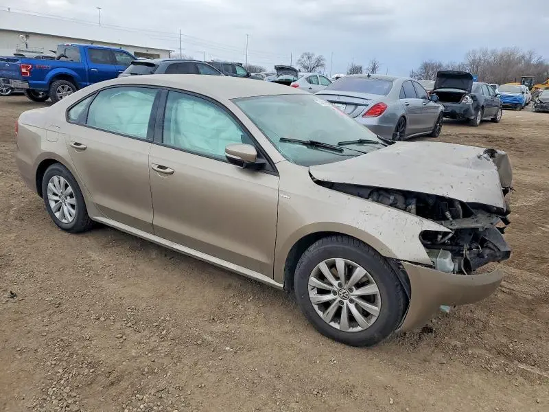 2015 VOLKSWAGEN PASSAT S  