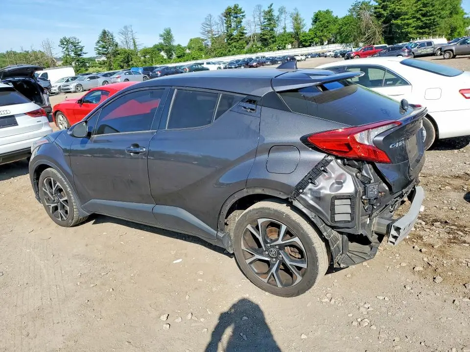 2020 TOYOTA C-HR XLE  