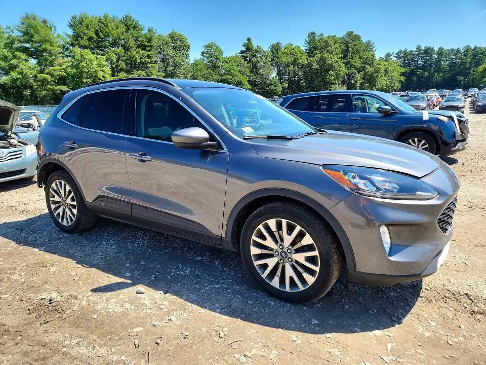 2022 FORD ESCAPE TITANIUM  