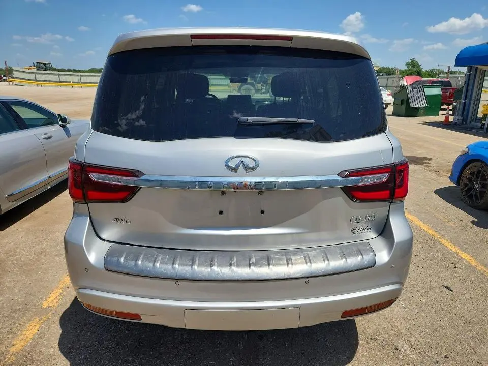 2022 INFINITI QX80 LUXE  