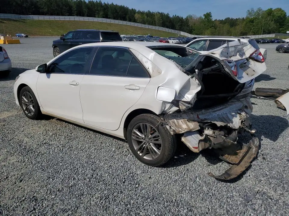 2015 TOYOTA CAMRY SE  