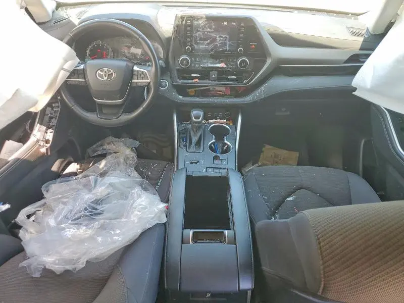 2022 TOYOTA HIGHLANDER LE  