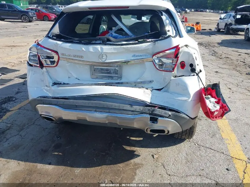 2018 MERCEDES-BENZ GLA 250 4MATIC
