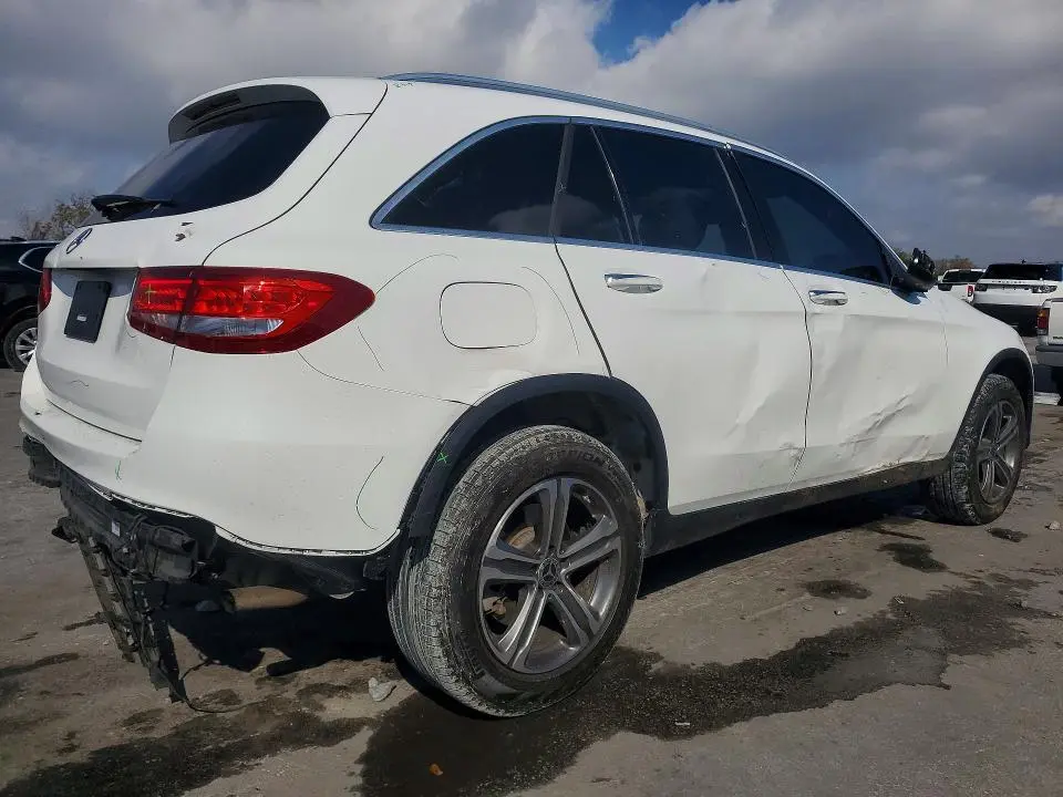 2018 MERCEDES-BENZ GLC 300  