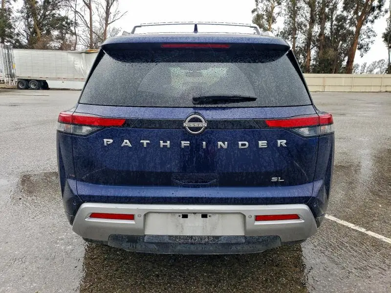 2022 NISSAN PATHFINDER SL  