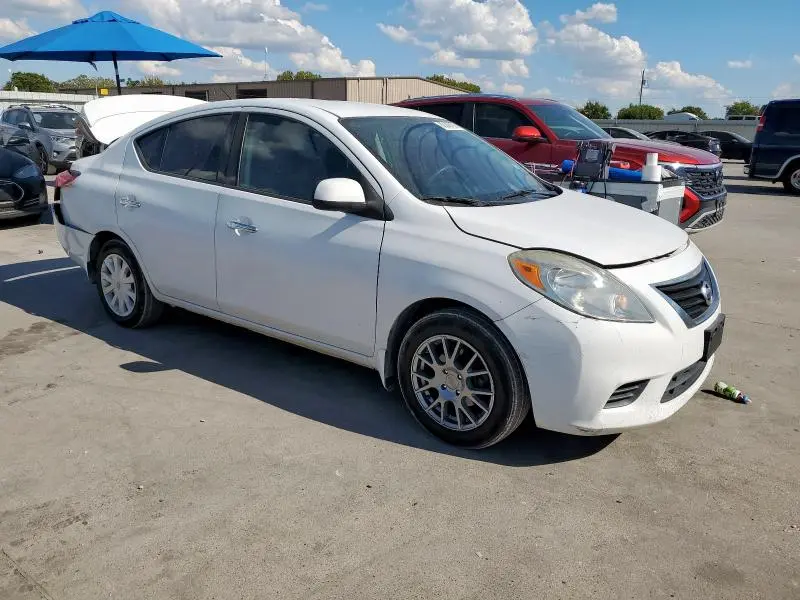 2014 NISSAN VERSA S  