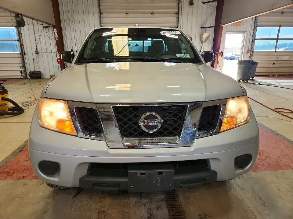 2014 NISSAN FRONTIER SV V6  