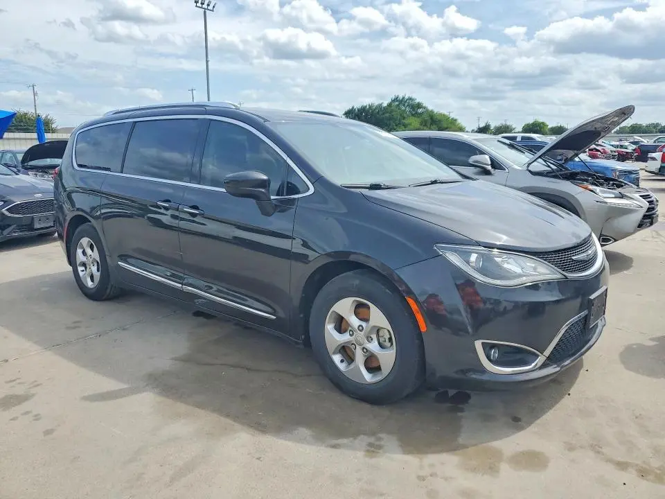 2017 CHRYSLER PACIFICA TOURING L PLUS  