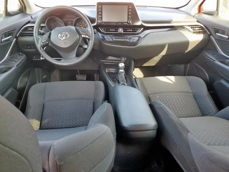 2020 TOYOTA C-HR XLE  