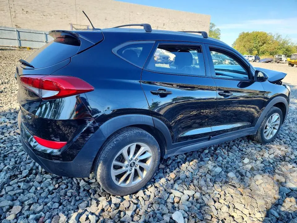 2016 HYUNDAI TUCSON SE  
