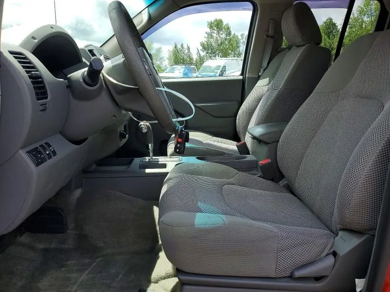 2017 NISSAN FRONTIER SV  