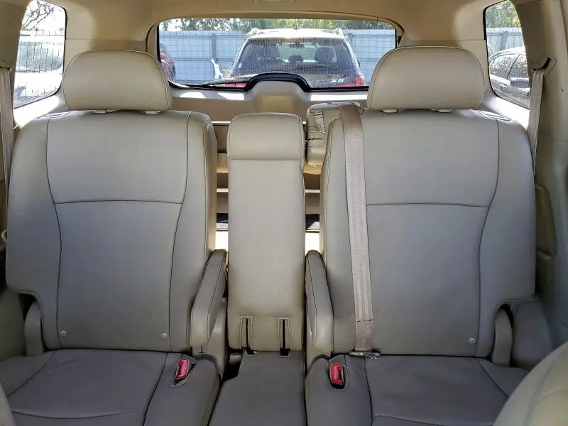 2011 TOYOTA HIGHLANDER BASE  