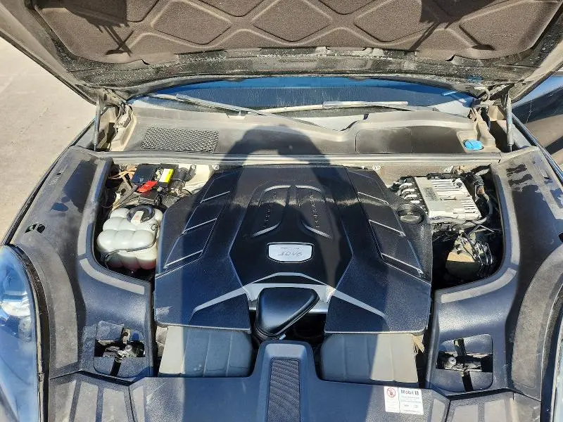 2019 PORSCHE CAYENNE   