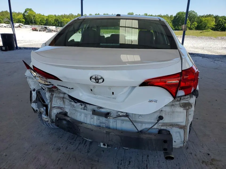 2018 TOYOTA COROLLA SE  