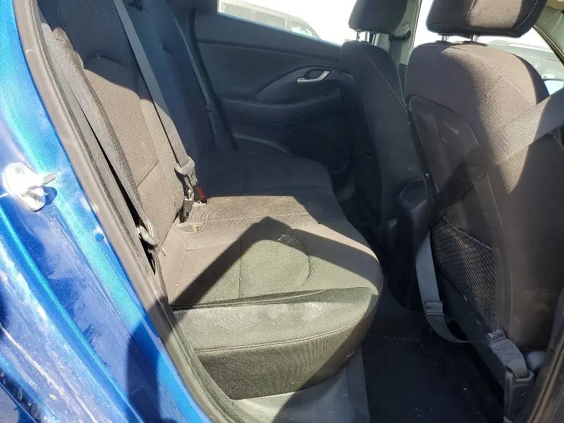 2018 HYUNDAI ELANTRA GT BASE  