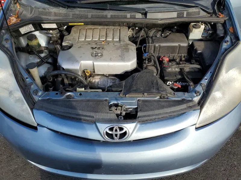 2010 TOYOTA SIENNA CE  