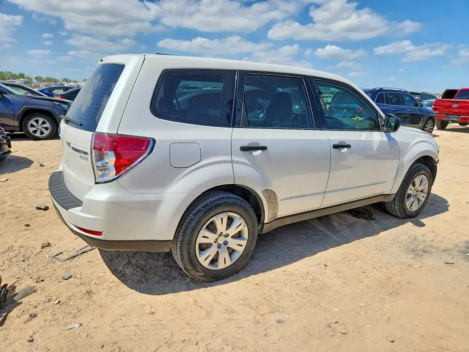 2010 SUBARU FORESTER 2.5X  