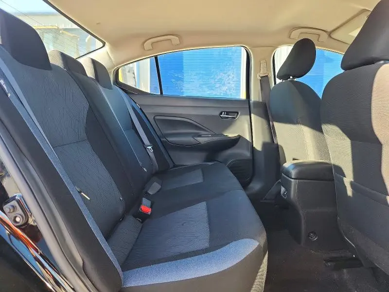 2023 NISSAN VERSA SV  